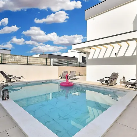 Vakantiehuis Luxurious In