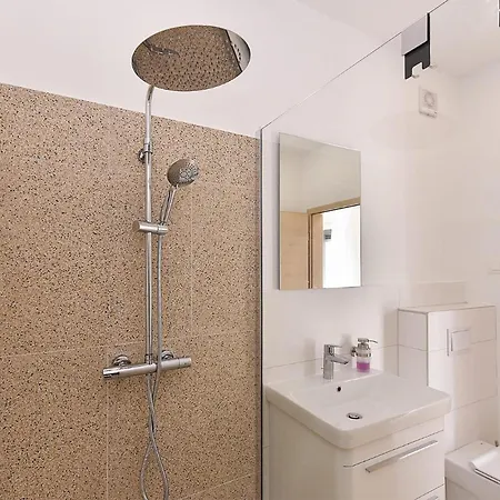 Дом отдыха 3 Bedroom Cozy In *