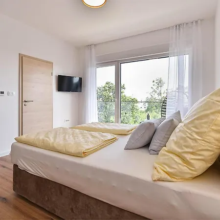3 Bedroom Cozy In * Peroj
