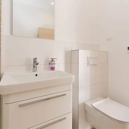 3 Bedroom Cozy In *