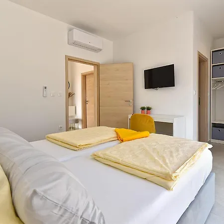 3 Bedroom Cozy In